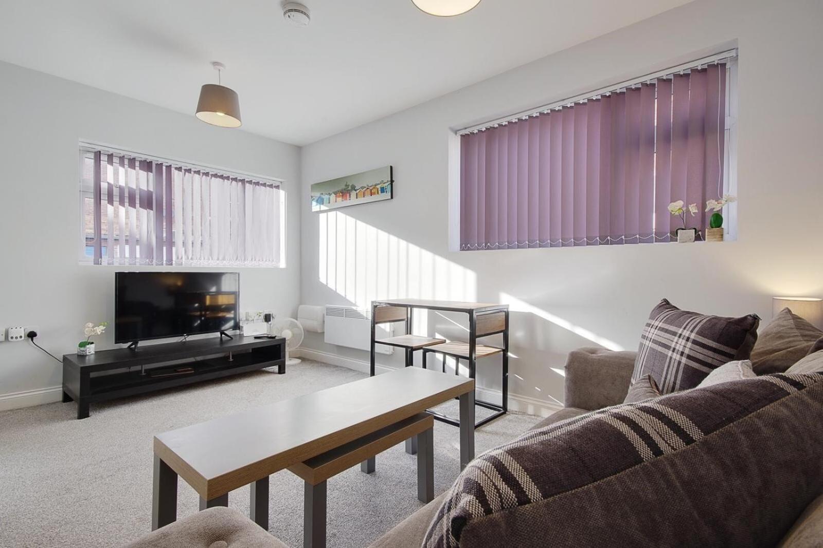 Ashley Road Apartments 풀 외부 사진